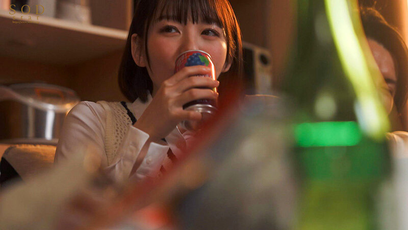 宅飲みNTR ヤリチン男たちが計画したサークルの宅飲み。酔いつぶされた彼女は僕の目の前で輪●レ●プされて、みんなに中出しされていました。 西元めいさ 画像4