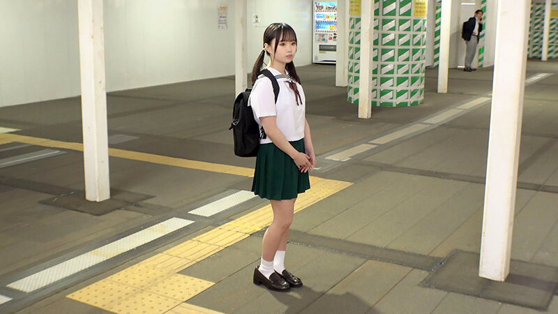 つきまとい03 二つ結びで活発そうにリュックを揺らして電車通学をする子の制服・私服姿の長期盗撮記録 画像1