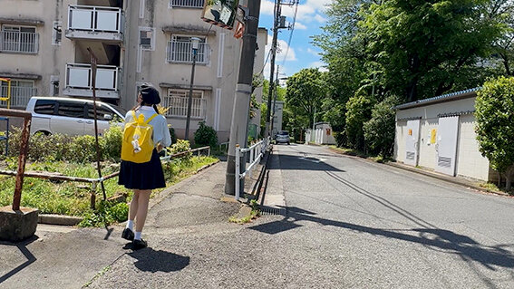 つきまとい11 細くて天使のような音色を奏でる美少女を電車内から路地まで執拗につきまとい睡●強● 自宅付近で無邪気に遊んでいる姿に声をかけ連れ去り監禁飼育 画像2