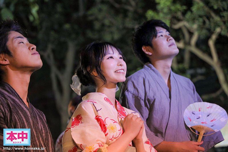 花火大会の夜、狂わせた突然の大雨 幼馴染のクラスメイトと駆け込んだラブホ相部屋雨宿り中出し 香水じゅん 画像1